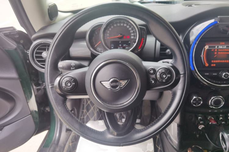 Used MINI 2018 1.5T COOPER Classic Edition
