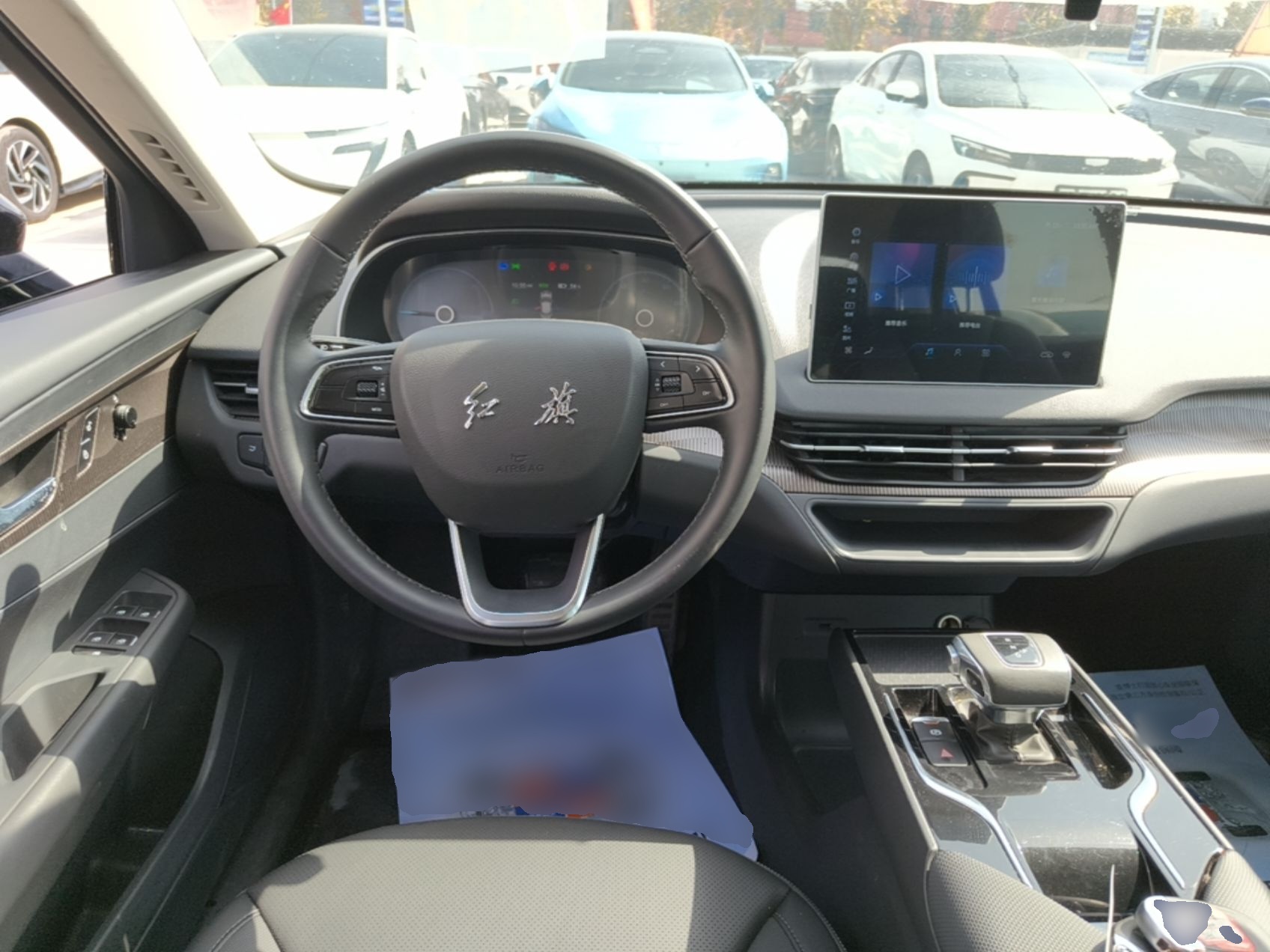 Hongqi E-QM5 2023 Revised Version Basic Travel Edition — снимка 13