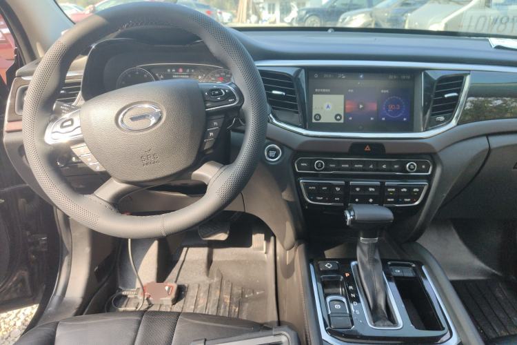 Used GAC Trumpchi GS8 2017 320T Two-Wheel Drive Luxury Smart Connectivity Version (7 Seats)
