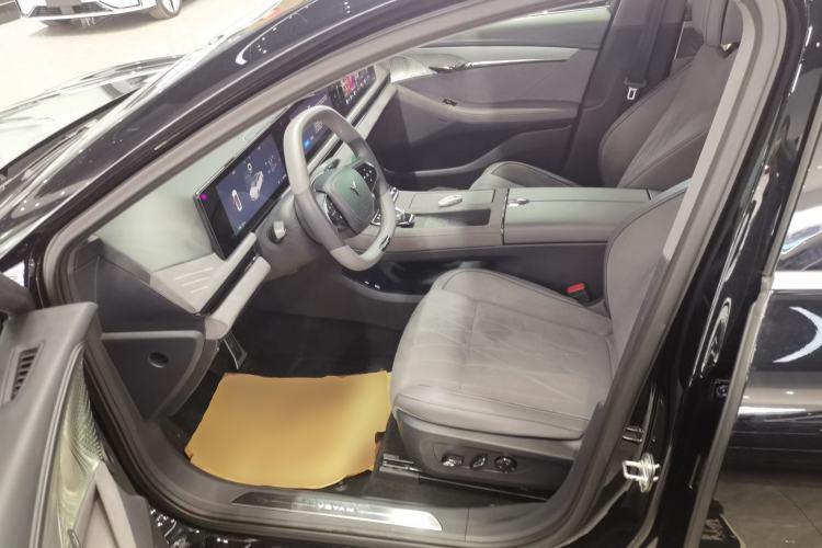 Used VOYAH PASSION 2023 Four-Wheel Drive Standard Edition