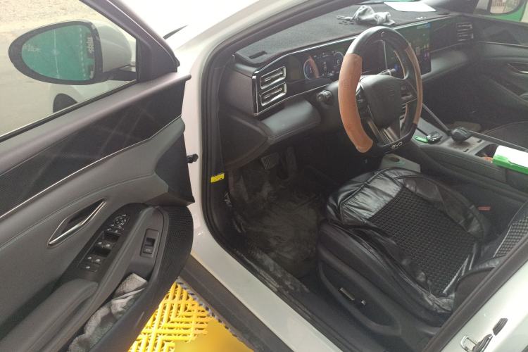 Used BYD Qin L 2024 DM-i 120KM Beyond Model Driver Seat