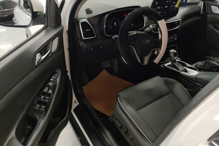 Used Hyundai Tucson 2020 280TGDi Two-Wheel-Drive GLS Fashion Edition China VI Standard Driver Seat