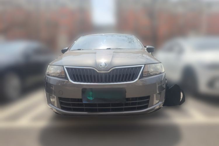 Used Skoda Rapid 2013 1.6L Manual Enjoyment Model