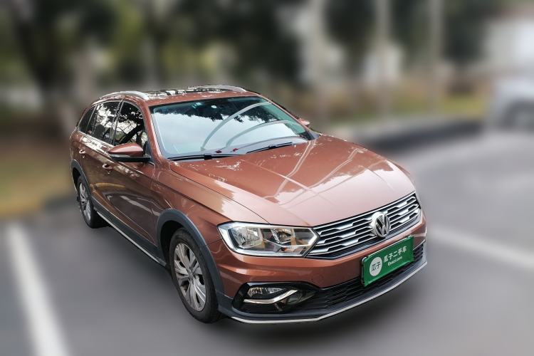 Used Volkswagen C-TREK 2017 1.6L Automatic Comfort Model Front Right 45 Deg