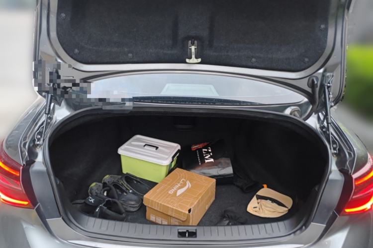 Used Infiniti Q50L 2018 2.0T Enjoyment Edition China V standard Trunk