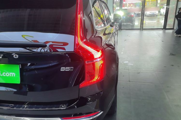 Used Volvo XC90 2024 B5 SmartDrive Luxury Edition 5 Seats Right Rear Taillight