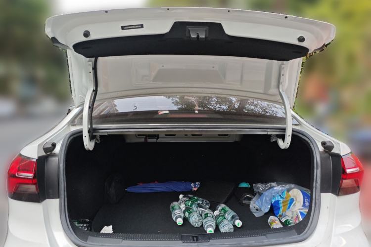 Used Roewe i5 2021 Revised 1.5L CVT Starry Edition Trunk