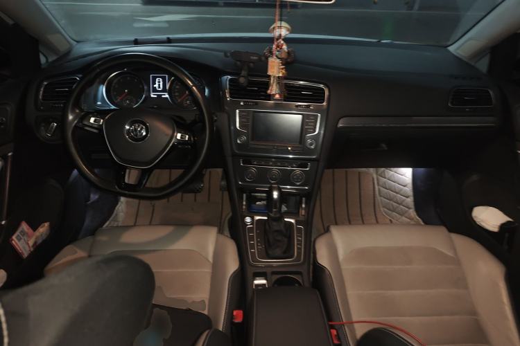 Used Volkswagen Golf 2017 230TSI Automatic Luxury Million-Vehicle Commemorative Edition
