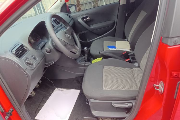 Used Volkswagen Polo 2016 1.4L Manual Fashion Model Left Front Seat