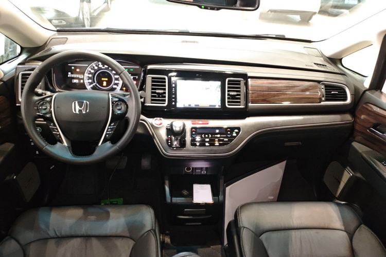 Used Honda Elysion 2016 2.4L Luxury Edition
