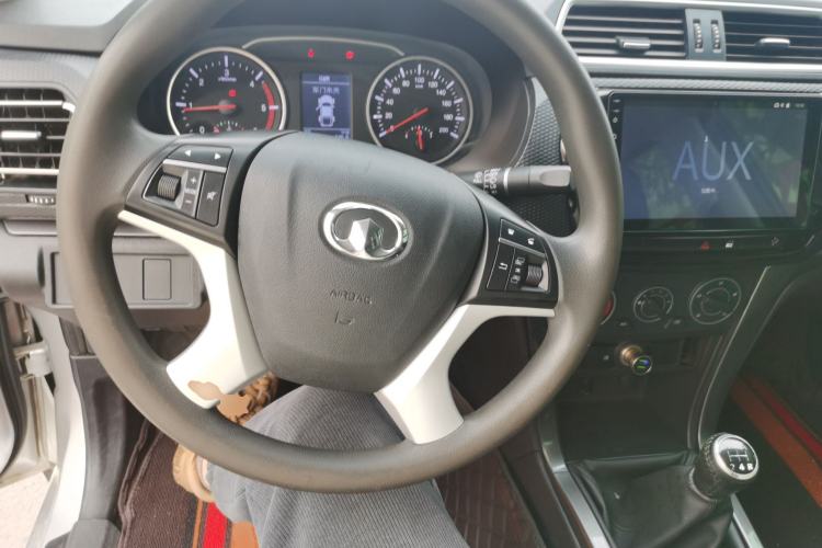 Used Great Wall Wingle 5 2017 2.0T European-spec Diesel Two-Wheel-Drive Entry-Level Big Double-Cab GW4D20D