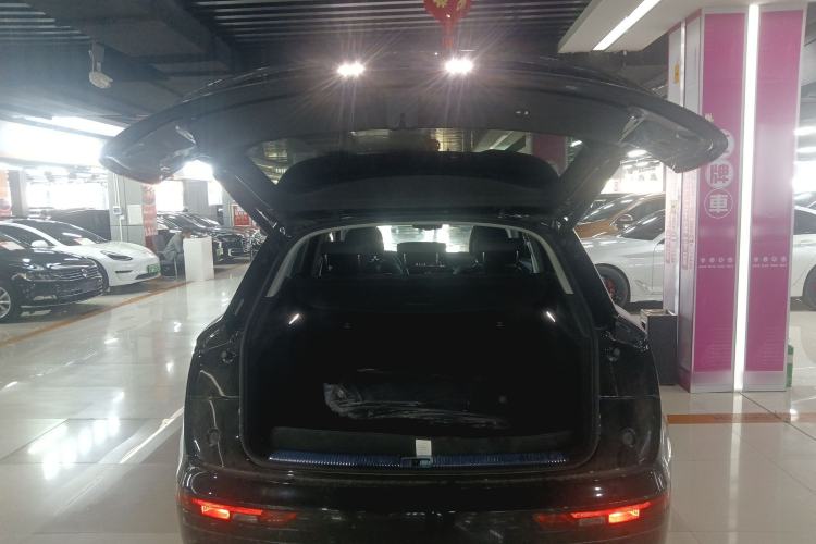 Used Audi Q5L 2022 40T Luxury Dynamic Model Trunk
