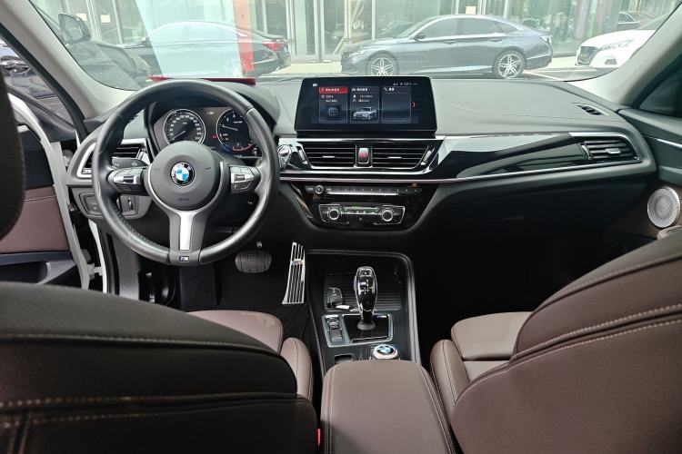 Used BMW 1 Series 2023 120i M Sport Night Edition Center Console