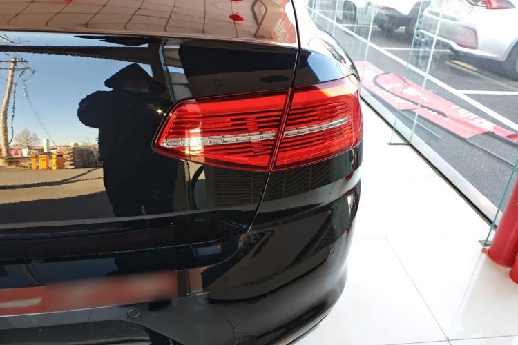 Used Volkswagen Magotan 2019 330TSI DSG Leading Model China VI Standard
