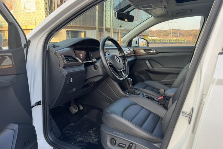 Used Volkswagen Tharu 2019 280TSI Two-Wheel Drive Flagship Version China VI Standard Interior 2