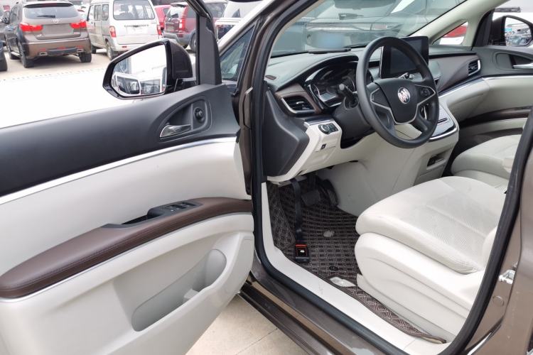 Used Buick GL8 2022 Land Cruiser Executive Class 652T Comfort Model
