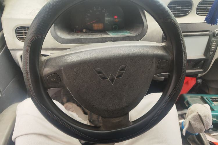 Used Wuling Zhiguang 2010 1.0L New Version Practical Short-Body L2Y Steering Wheel