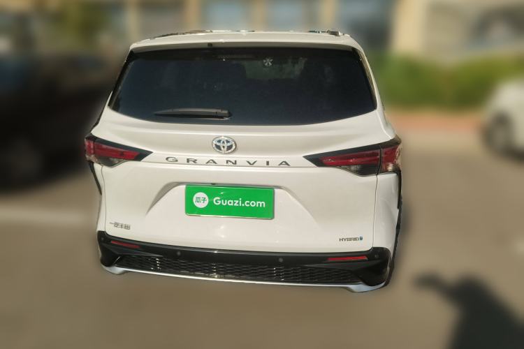 Used Toyota Granvia 2024 2.5L Hybrid Luxury Edition
