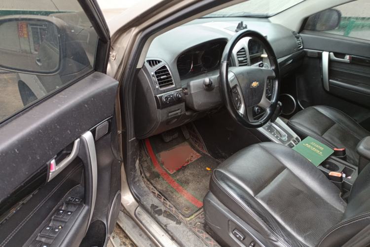 Used Chevrolet Captiva 2015 2.4L 4x4 Flagship Edition 7-Seater
