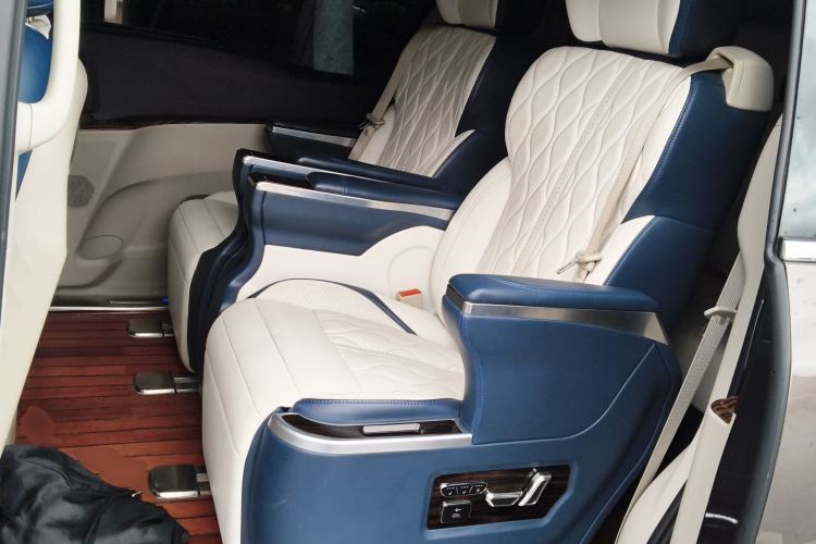 Used Buick GL8 2020 Land Business Class 652T Luxury Model Left Rear Seat