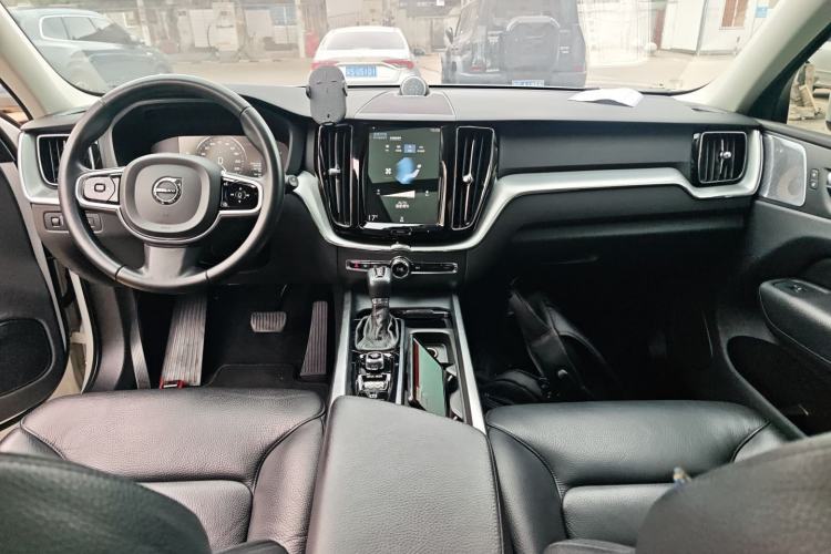 Used Volvo XC60 2019 T5 4x4 Smart Edition China V Standard