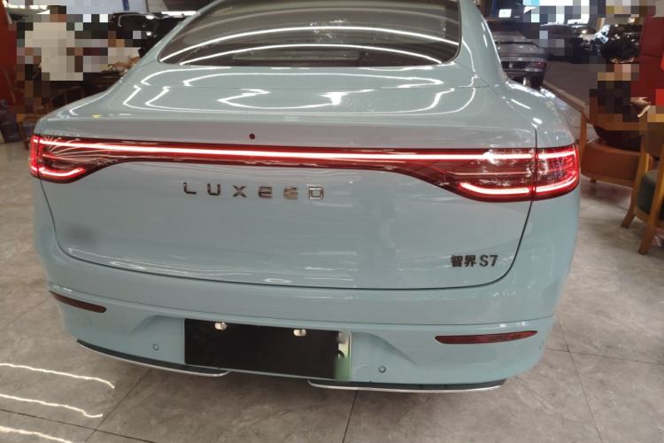 Used Hima Luxeed S7 2025 785 km Ultra
