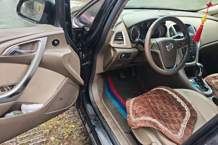 Used Buick GT 2010 GT 1.6L Automatic Fashion Edition Driver Seat