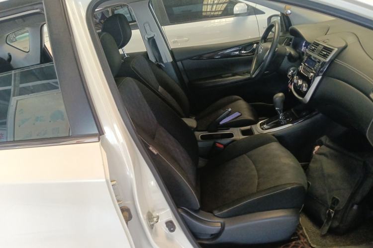 Used Nissan Tiida 2016 1.6L CVT Cool Dynamic Edition Right Front Seat