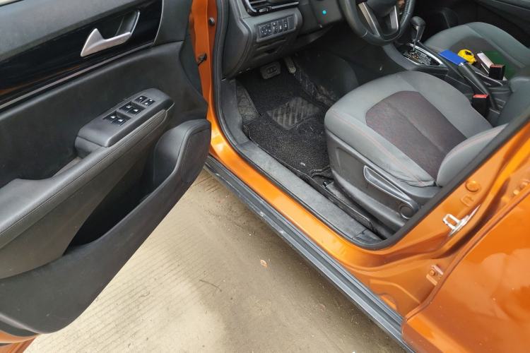 Used Dongfeng Aeolus AX5 2017 1.4T Automatic Qushang Model Driver Seat