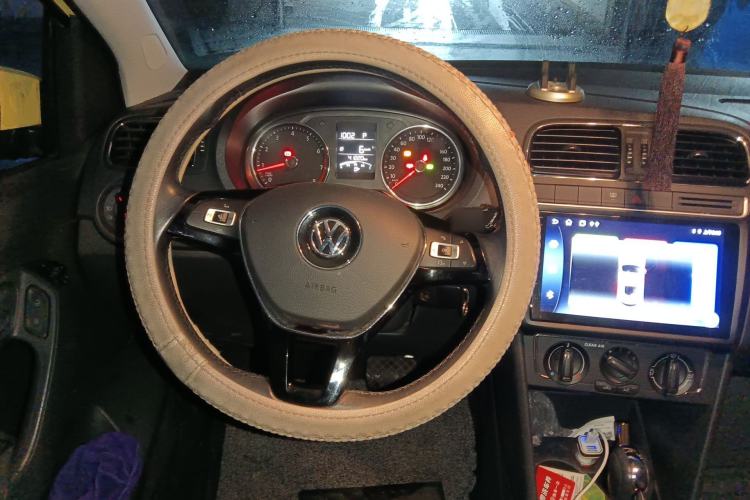 Used Volkswagen Polo 2016 1.6L Automatic Comfort Model Steering Wheel