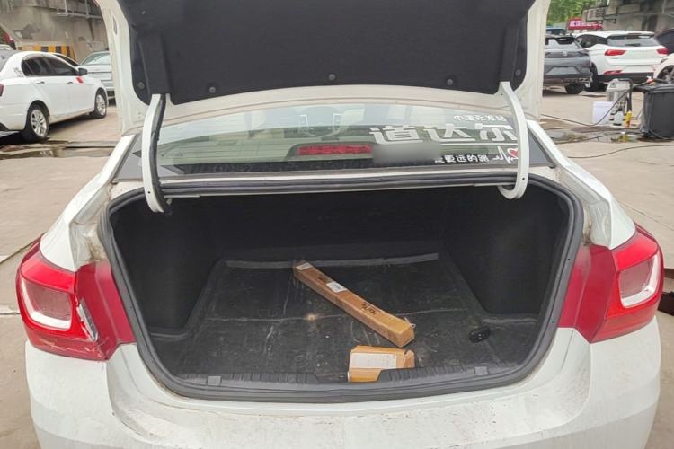 Used Chevrolet Cruze 2015 1.5L Classic SL MT Trunk