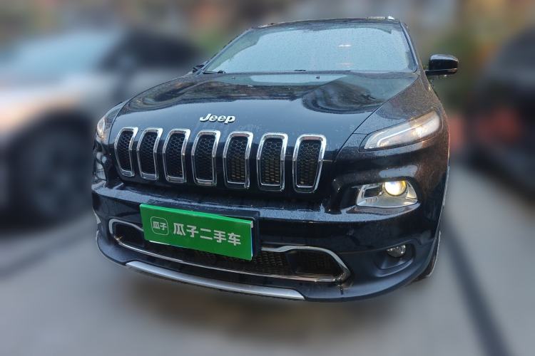Used Jeep Cherokee 2017 2.0L Superior Edition
