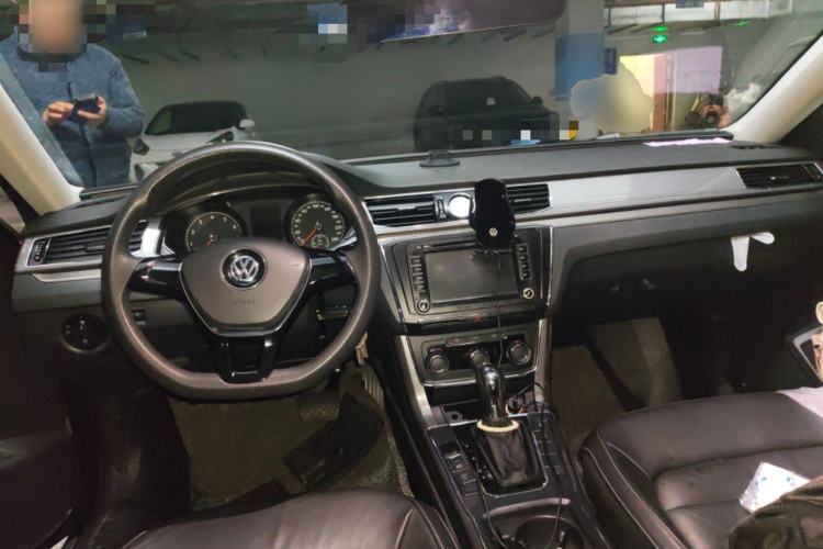 Used Volkswagen Passat 2016 280TSI DSG Prestige Edition Center Console