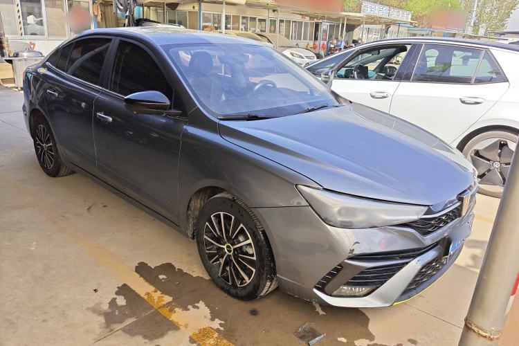 Used Roewe i5 2021 1.5L CVT Diamond Edition Front Right 45 Deg