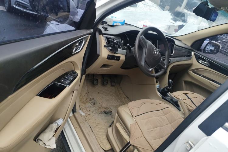 Used Baojun 730 2016 1.5L Manual Comfort Version 7 Seats China V Emission Standard
