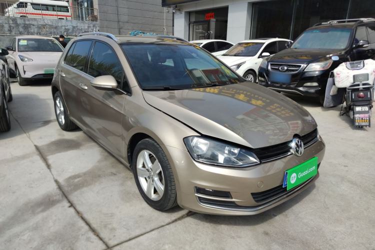 Used Volkswagen Golf 2015 1.4TSI Automatic Luxury Model Front Right 45 Deg