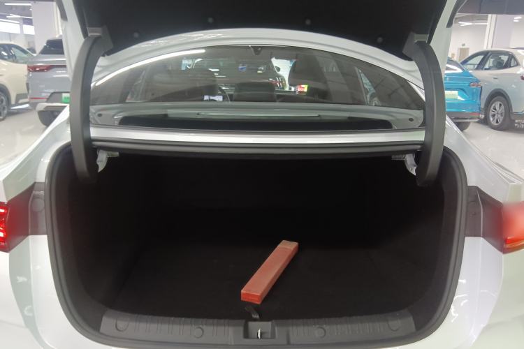 Used BYD Qin L 2025 DM-i Smart Drive 120KM Superior Model