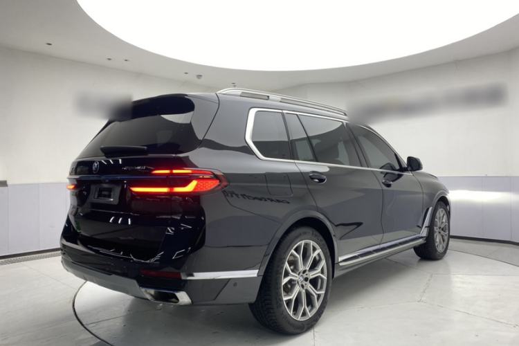 Used BMW X7 2024 xDrive40i Luxury Package – Leading Model Exterior 5
