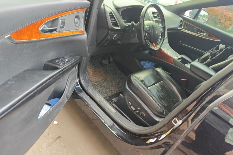 Used Lincoln MKX 2017 2.7T Four-Wheel Drive Prestige Edition Interior 3