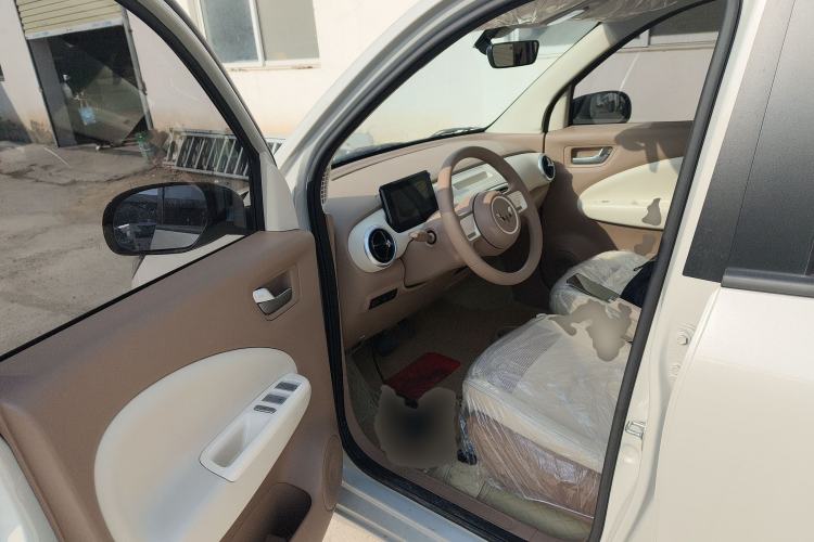Used Wuling Hongguang MINIEV 2025 Four-Door Version Advanced Edition Driver Seat