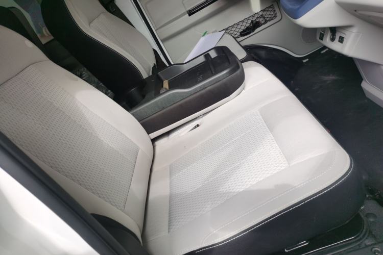 Used SRM New Energy E3 2025 Fudi 310KM Practical Passenger Vehicle
