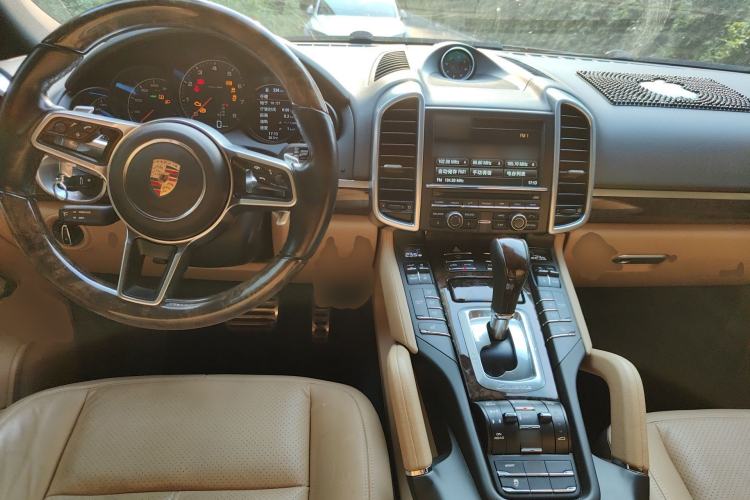 Used Porsche Cayenne 2015 Cayenne 3.0T Center Console