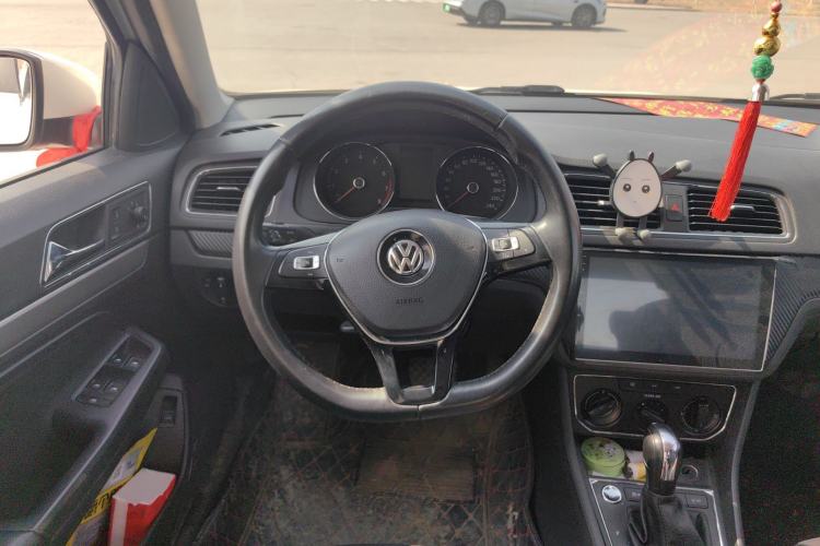 Used Volkswagen Lavida 2015 1.6L Automatic Comfort Edition
