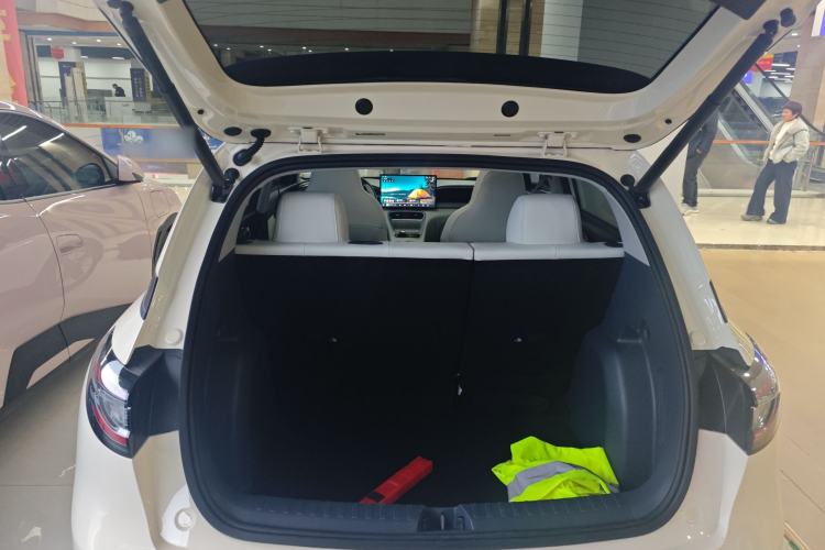 Used Geely Galaxy Geome 2025 UP 410km Exploration Edition Trunk