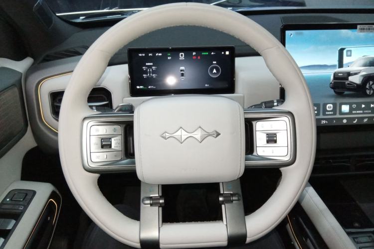 Used Formula Leopard Titanium 3 2025 501KM All-Wheel Drive Intelligent Driving Ultra Version
