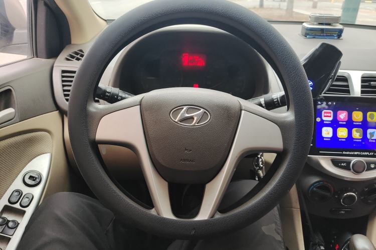 Used Hyundai Verna (older generation) 2010 Sedan 1.4L Automatic Comfort Model GS Steering Wheel