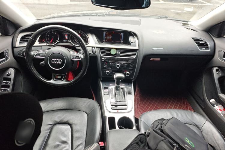 Used Audi A5 2014 Sportback 45 TFSI Center Console