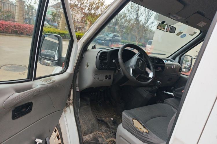 Used JMC Transit 2017 2.8T Commercial Version Short Wheelbase Mid-Roof 6/7/8-Seater JX493 Driver Seat