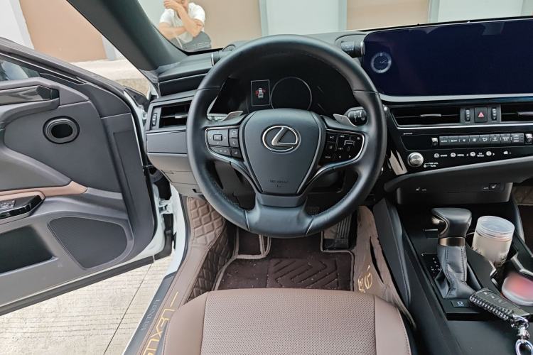 Used Lexus ES 2023 200 Excellence Edition