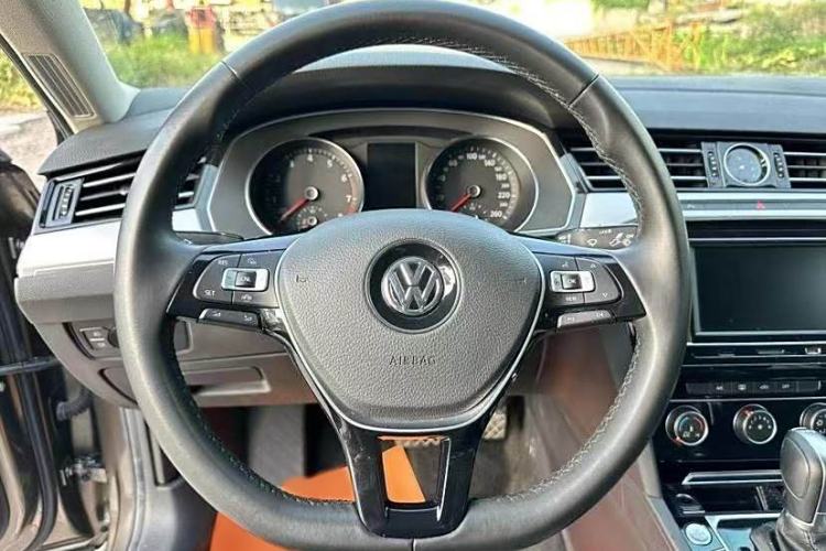 Used Volkswagen Magotan 2019 330TSI DSG Leading Edition China V Standard
